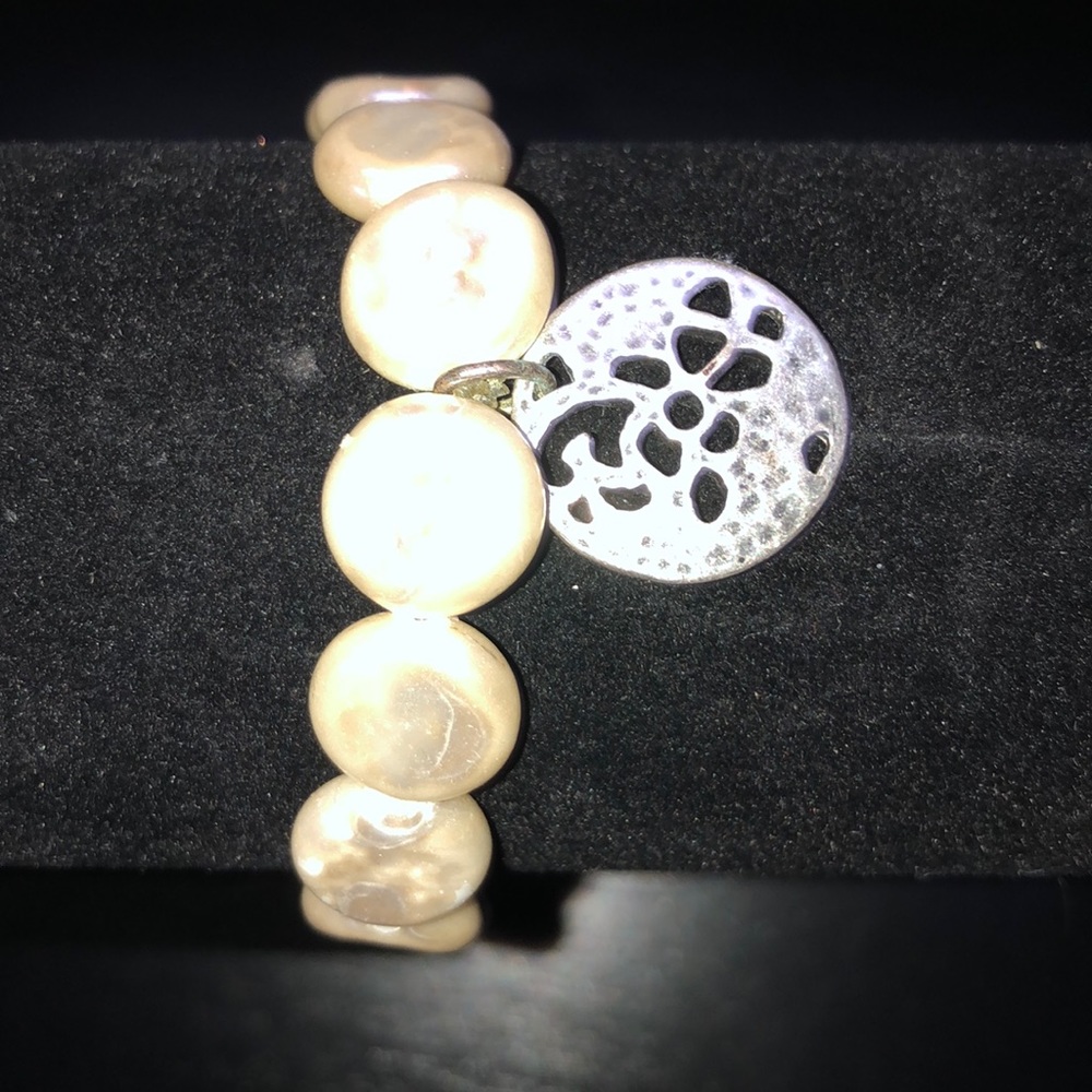 2 stretch bracelets - Picture 2 of 4